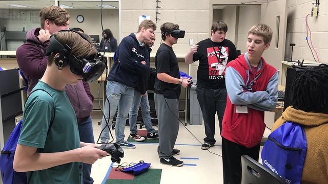 Throwback to last year's Showcase when Network Security students helped potential students with some virtual reality fun. 
#centraltechedu #centraltechNSA