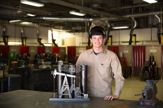 Congratulations to Welding students Evan R. and Noah S. and Cosmetology students Abigail S. and Emily W. for their 1st place @skillsusa state wins. Good luck at Nationals in June!
#centraltechedu #centraltechWeldFab #centraltechCosmo #SkillsUSA #NLSC21