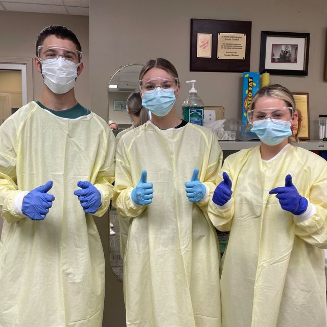 Health Careers students at the Sapulpa campus have been learning about infection control. Friday they were able to practice how to properly put on and take off PPE (personal protective equipment). 
#centraltechedu #centraltechHC #hosafhp