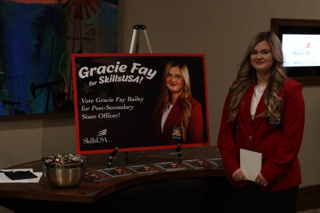 Congratulations Gracie Bailey, Cosmetology student, on being elected for a @skillsusa Post-Secondary State Officer!
#centraltechedu #centraltechCosmo