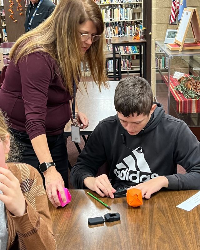 BioMed and Pre-Engineering teachers visited Cleveland to talk to students about Central Tech and do some STEM activities.
#centraltechedu #centraltechBiomed #centraltechPreEngineering