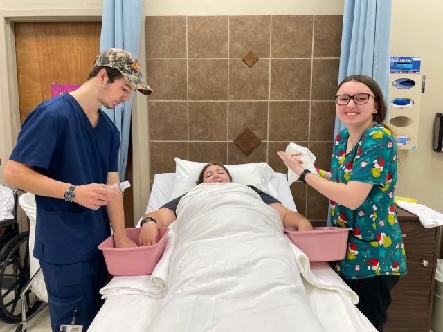 Health Careers students at the Sapulpa campus are working hard in the lab before testing to become Certified Nurse Aides.
#centraltechedu #centraltechHC #healthcareers