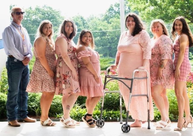 Congratulations to this year's graduating Surgical Technology class!
L-R: Jordon Blount, Jessica Miller, Lillian Moser, Kassandra Martin, Brooke Bigpond, Theresa White
#centraltechSurgTech