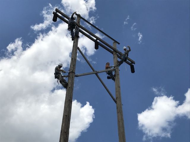 Lineman students have made it to the top of the H-frame transmission structure.
#centraltechedu #centraltechLineman