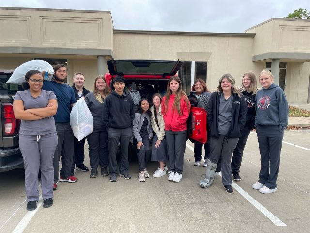 The Health Careers AM students at the Sapulpa campus assisted with keeping the Tulsa Homeless Shelter bundled up with clothing, blankets, coats, and more. Each student was  beyond ready to give back as part of their community service for their student led organization, @hosafhp. #healthcareers #hosafhp #centraltechHC