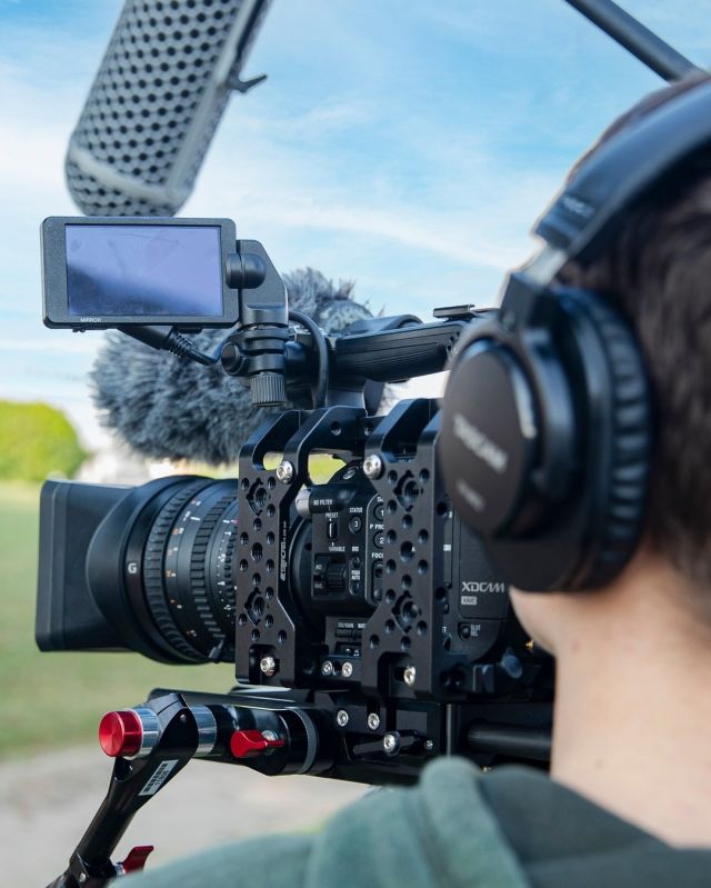 Imagine living in a world where taking photos and making videos is your full-time job? This is that world. 🌎🎥 Apply Today! centraltech.info/DigitalMedia #centraltechDM