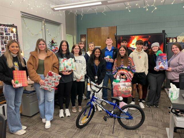 A big shoutout to our BPA members at Drumright!⁠
⁠
They raised funds by selling Krispy Kreme donuts and used the proceeds for their annual Angel Tree Service Project. They picked, wrapped, and delivered gifts to seven local kids, lighting up their holidays. 🎁 ⁠
⁠
Your efforts and big hearts make us proud!⁠
⁠
#centraltechBIT #BPA