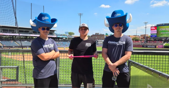 Put me in coach ⚾ 
Digital Media and Business & Information Technology students on the Drumright campus attended @oklabpa Day at the @tulsadrillers and then had their first BPA meeting.

#centraltechDM #centraltechBIT