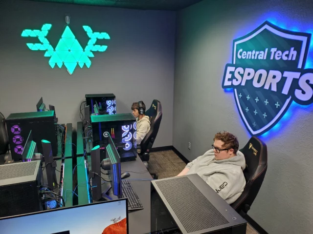 Network Security students on the Sapulpa campus participated in the first round of the Oklahoma Scholastic Esports tournament, playing Collage Football 25, Street Fighter 6, and Super Smash Bros Ultimate.

#centraltechNSA